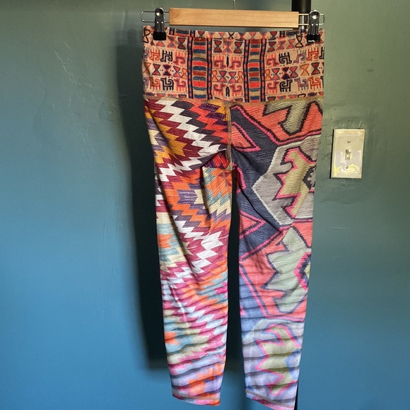 Niyama Sol Traveler Barefoot capris leggings - Picture 2 of 4